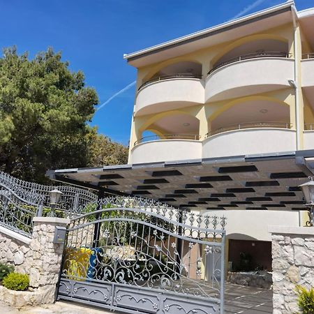 Apartments Annie 罗戈兹尼察 外观 照片