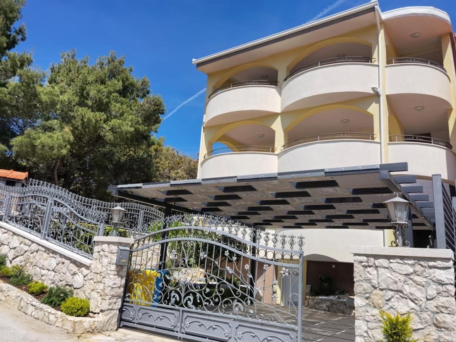 Apartments Annie 罗戈兹尼察 外观 照片