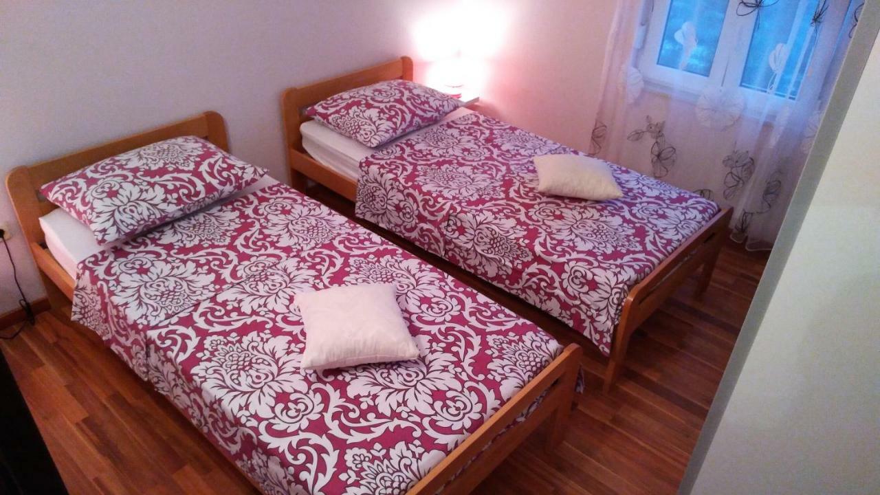 Apartments Annie 罗戈兹尼察 外观 照片