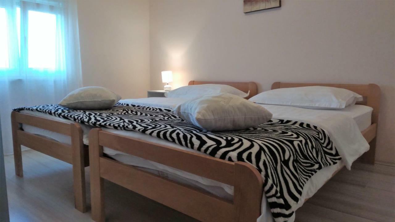 Apartments Annie 罗戈兹尼察 外观 照片