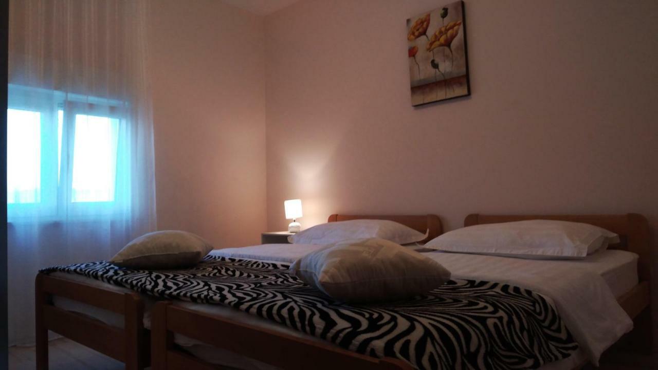 Apartments Annie 罗戈兹尼察 外观 照片
